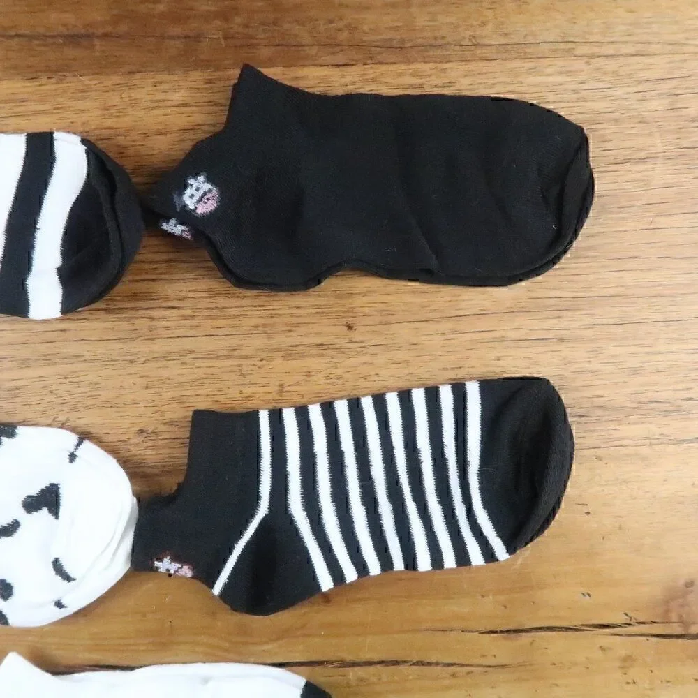 5 PAIR BLACK & WHITE WHIMISCAL COW PRINT ANKLE SOCKS WOMENS SIZE 5 TO 8 NWT